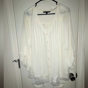 Zac & Rachel woman cream blouse with lace detail size 1x